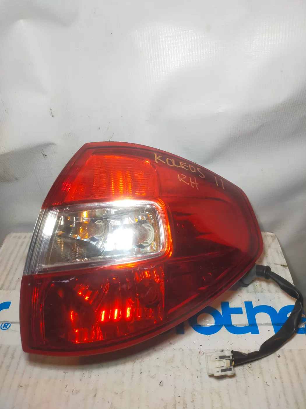 CALAVERA DERECHO RENAULT KOLEOS 08-14. Fotografía 1