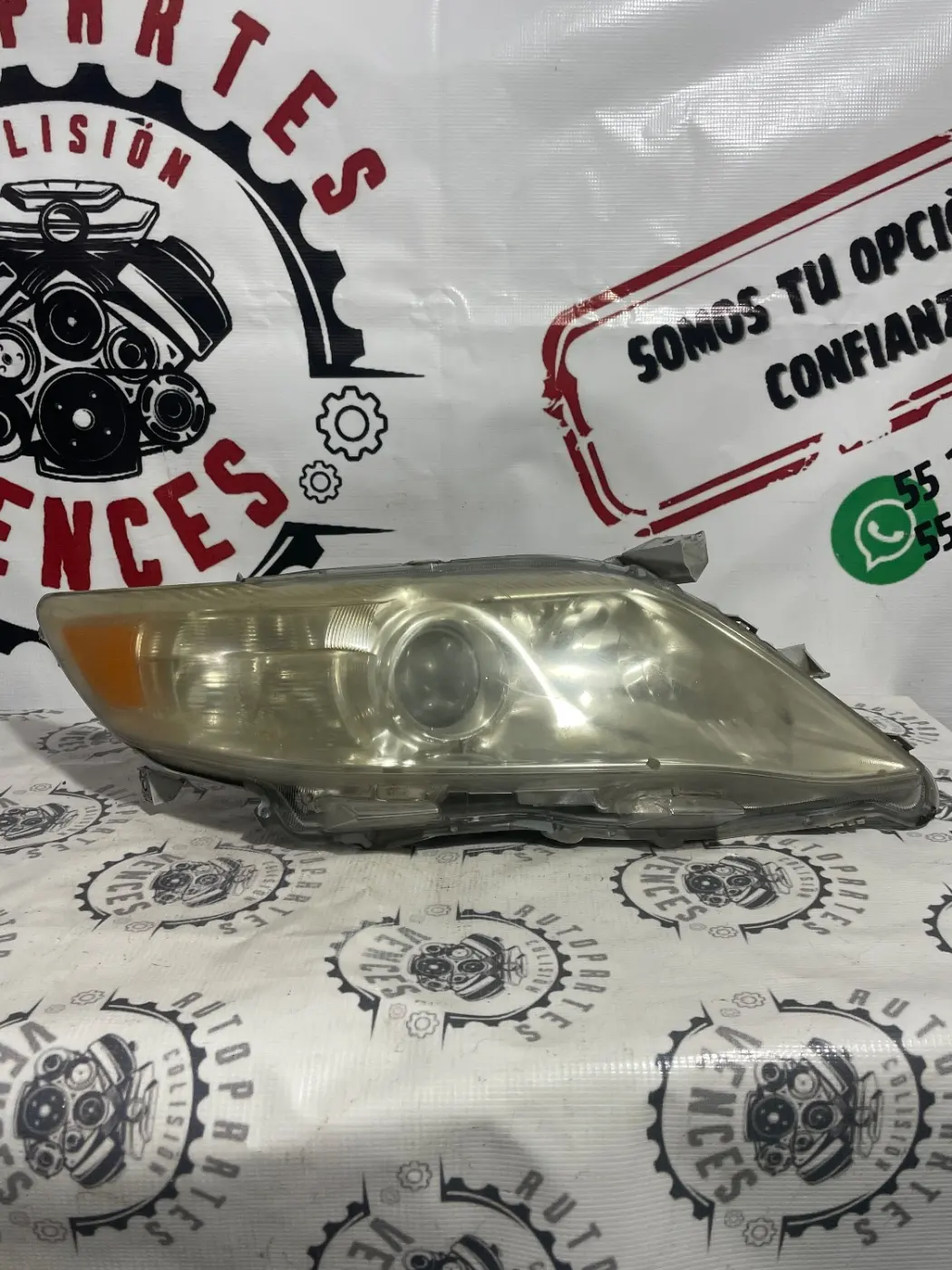 FARO DERECHO TOYOTA CAMRY 10-11. Fotografía 1