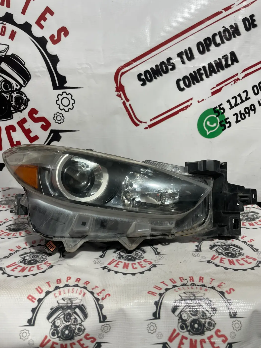 FARO DERECHO MAZDA M3 14-16. Fotografía 1