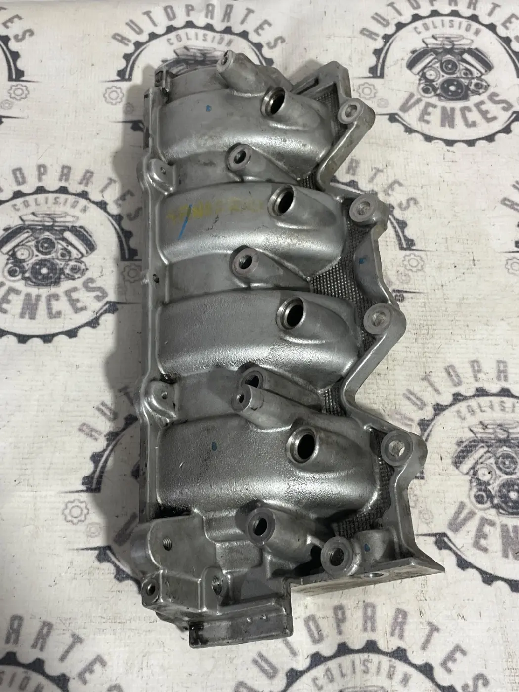 BASE DE MULTIPLE DE ADMISION DELANTERO RENAULT SANDERO 10-15. Fotografía 1