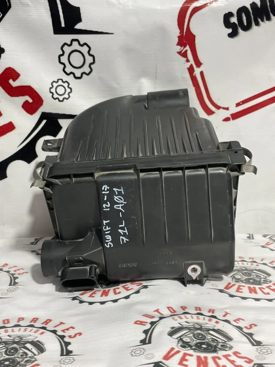CAJA PORTA FILTRO DE AIRE DELANTERO SUZUKI SWIFT 12-17. Fotografía 1