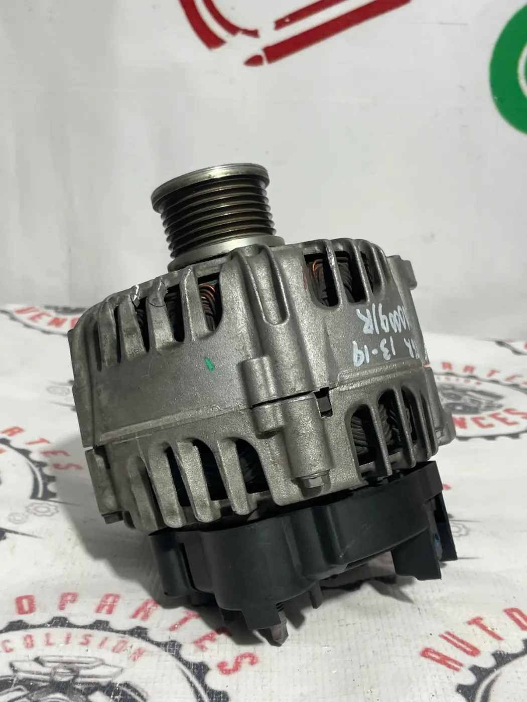 ALTERNADOR DELANTERO RENAULT DUSTER 13-19. Fotografía 1