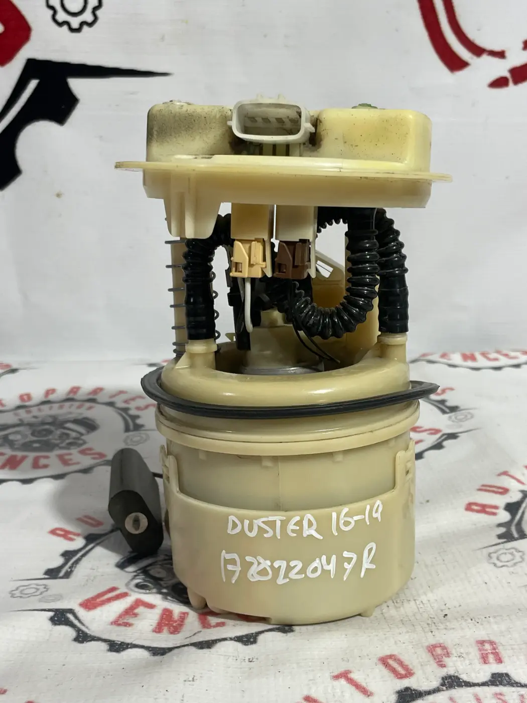 BOMBA DE GASOLINA TRASERO RENAULT DUSTER 16-19. Fotografía 1