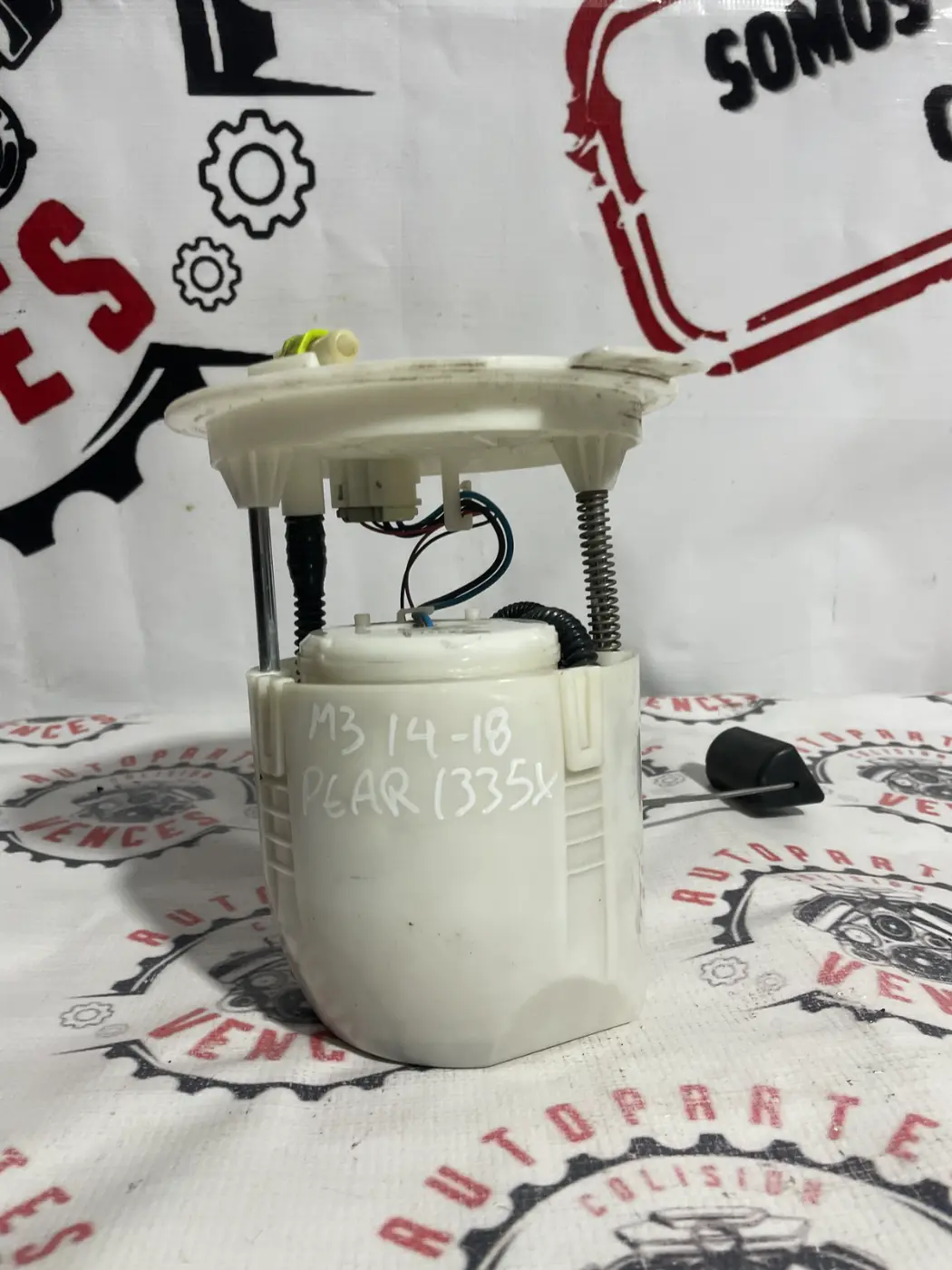 BOMBA DE GASOLINA TRASERO MAZDA M3 14-18. Fotografía 1