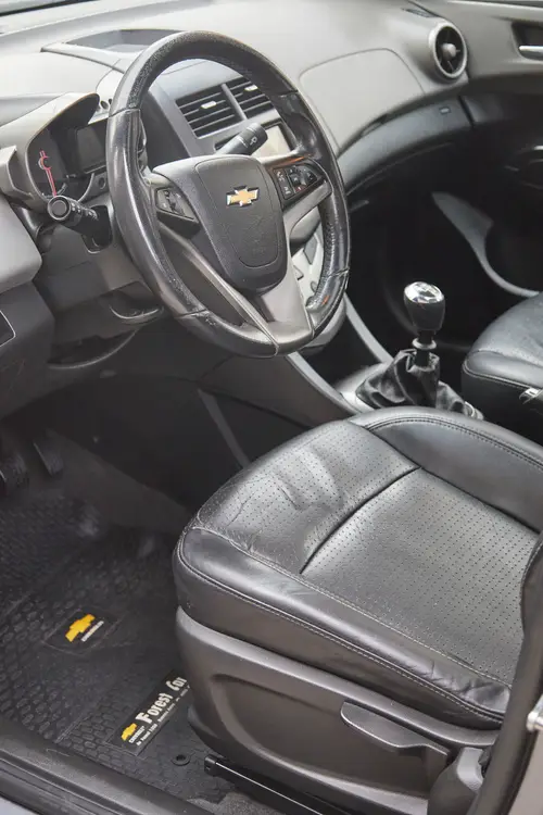 2014 Chevrolet Sonic - Foto 5