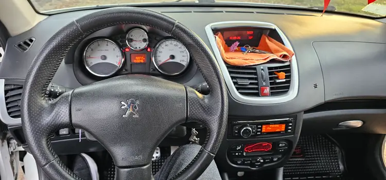 2012 Peugeot 207 Compact - Foto 4