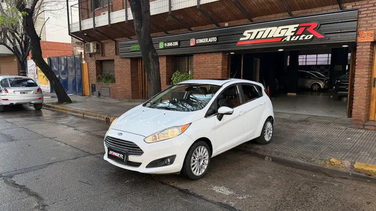 2017 Ford Fiesta Kinetic Design - Foto 2