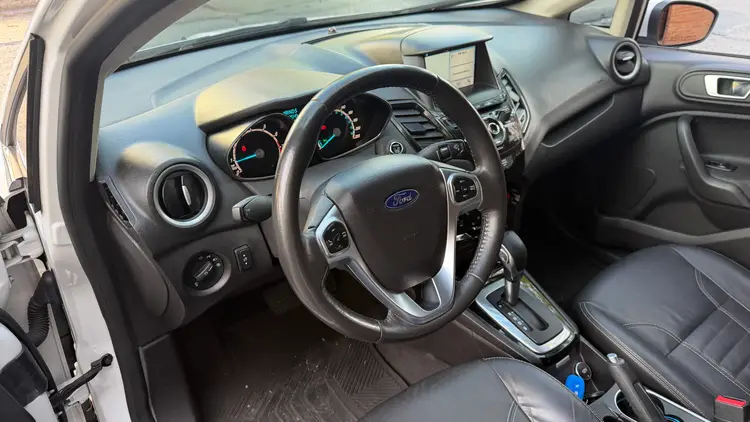 2017 Ford Fiesta Kinetic Design - Foto 5