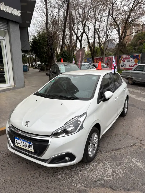 2018 Peugeot 208 - Foto 3