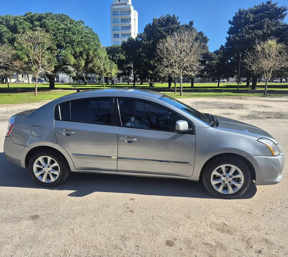 2011 Nissan Sentra - Foto 2