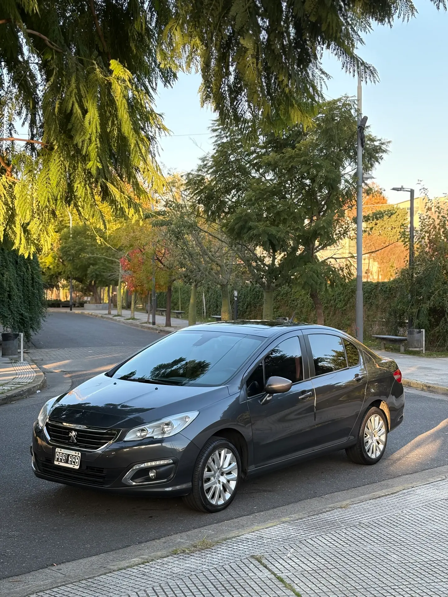 Peugeot 408