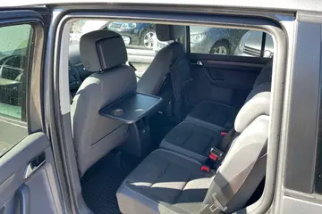 Volkswagen Touran 1,2TSI 77kW 4Friends 5míst | Ojety vuz |... - fotografie 4