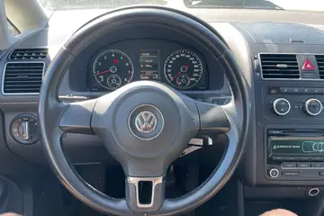 Volkswagen Touran 1,2TSI 77kW 4Friends 5míst | Ojety vuz |... - fotografie 9