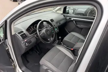 Volkswagen Touran 2,0TDI 103kW Life 5míst ZÁRUKA | Ojety... - fotografie 3
