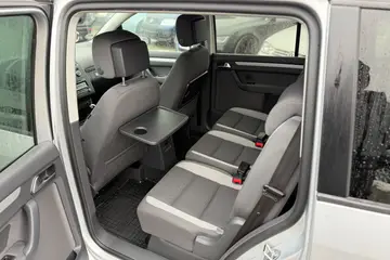 Volkswagen Touran 2,0TDI 103kW Life 5míst ZÁRUKA | Ojety... - fotografie 4