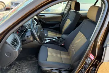 BMW X1 2,0TDI 130kW XDRIVE 2010 | Ojety vuz | AutoBukacek - fotografie 4