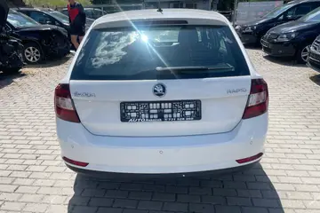 Škoda Rapid Spaceback 1,0TSI 70KW | Ojety vuz | AutoBukacek - fotografie 4