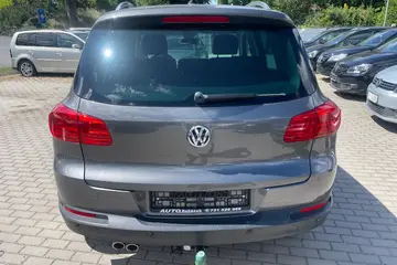 Volkswagen Tiguan 2,0TDI 130KW 4x4 | Ojety vuz | AutoBukacek - fotografie 4