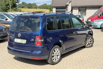 Volkswagen Touran 1,9TDI 77kW Freestyle 7míst - AutoBukáček