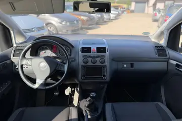 Volkswagen Touran 1,9TDI 77kW Freestyle - AutoBukáček