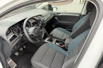 Volkswagen Touran 2,0TDI 110kW IQ.DRIVE 5míst - AutoBukáček