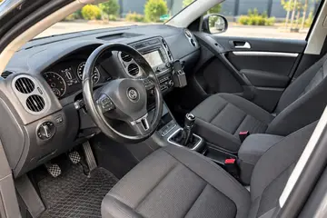 Volkswagen Tiguan 2,0TDI 130KW 4x4 - AutoBukáček