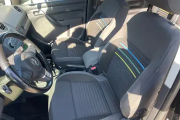 Volkswagen CADDY MAXI 7Mist 2,0TDI 103KW - AutoBukáček
