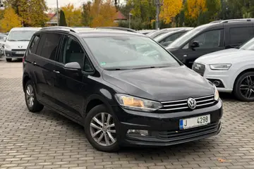 Volkswagen Touran 5T1 2,0TDI 110kW 5míst - AutoBukáček