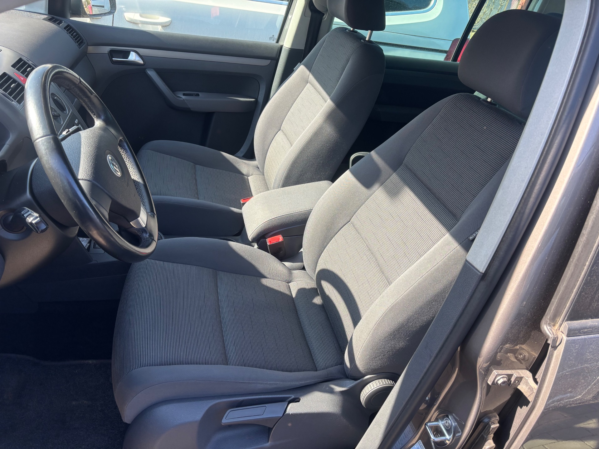Volkswagen Touran  - pohled 2