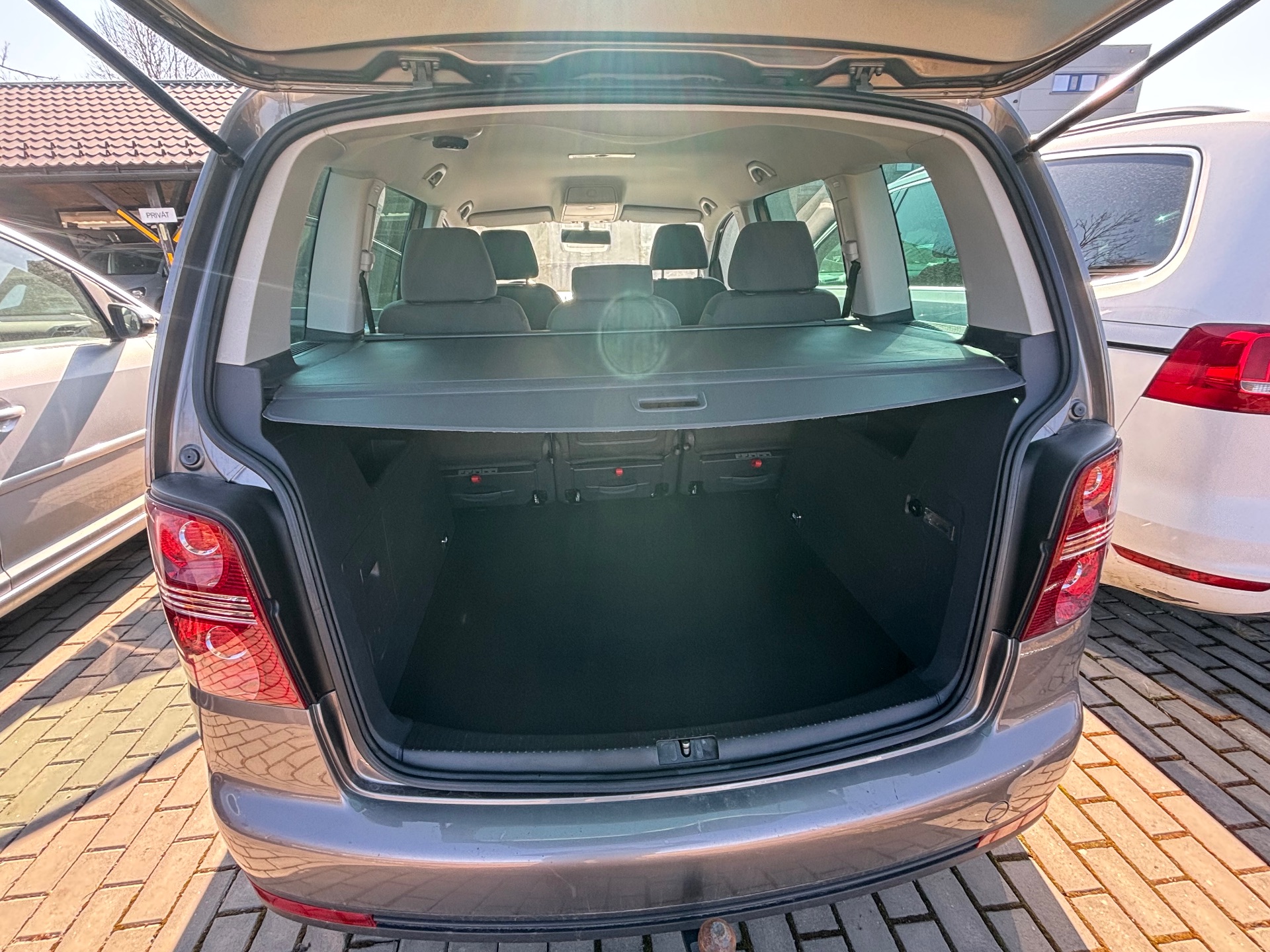 Volkswagen Touran  - pohled 7