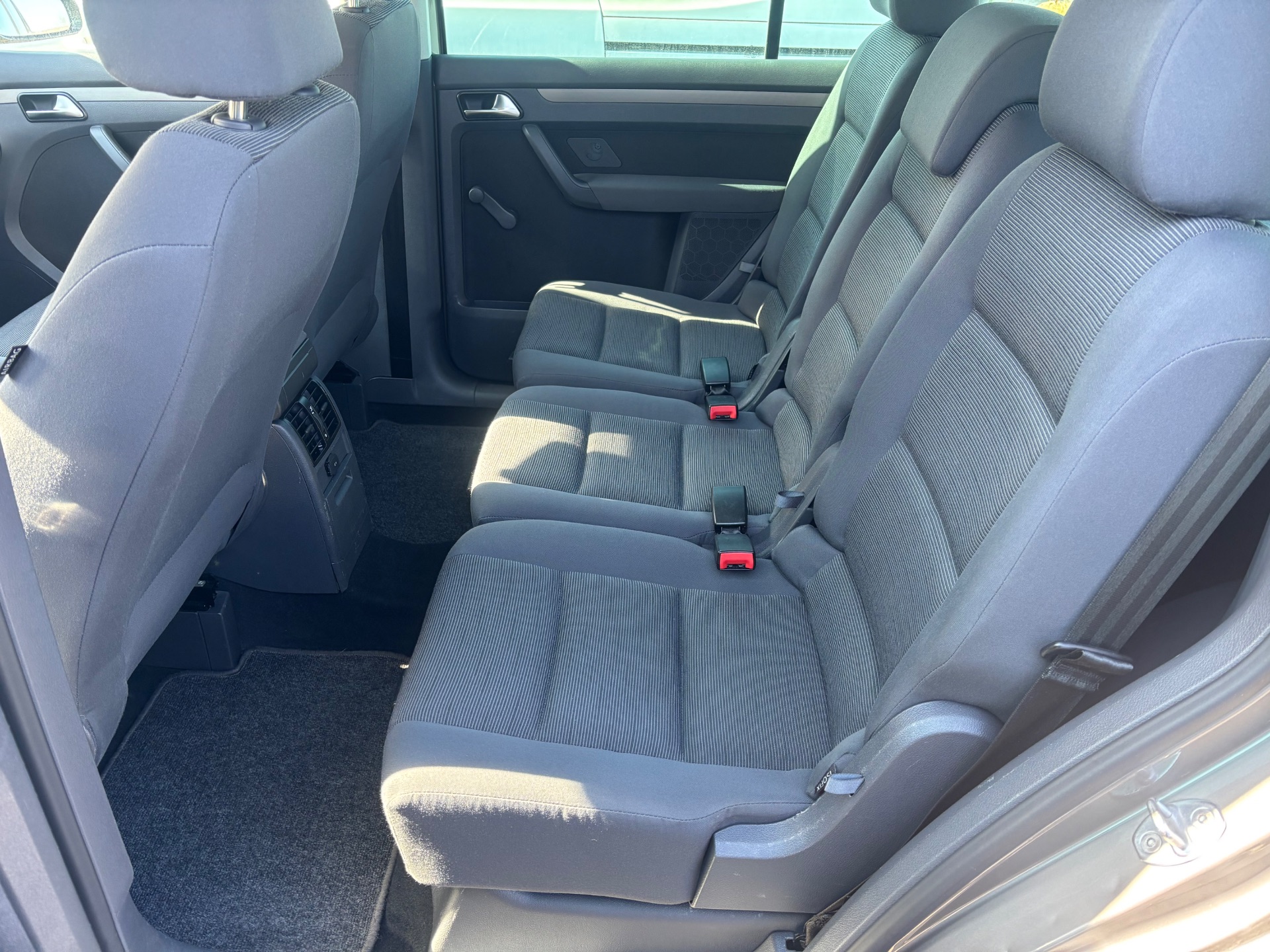 Volkswagen Touran  - pohled 8