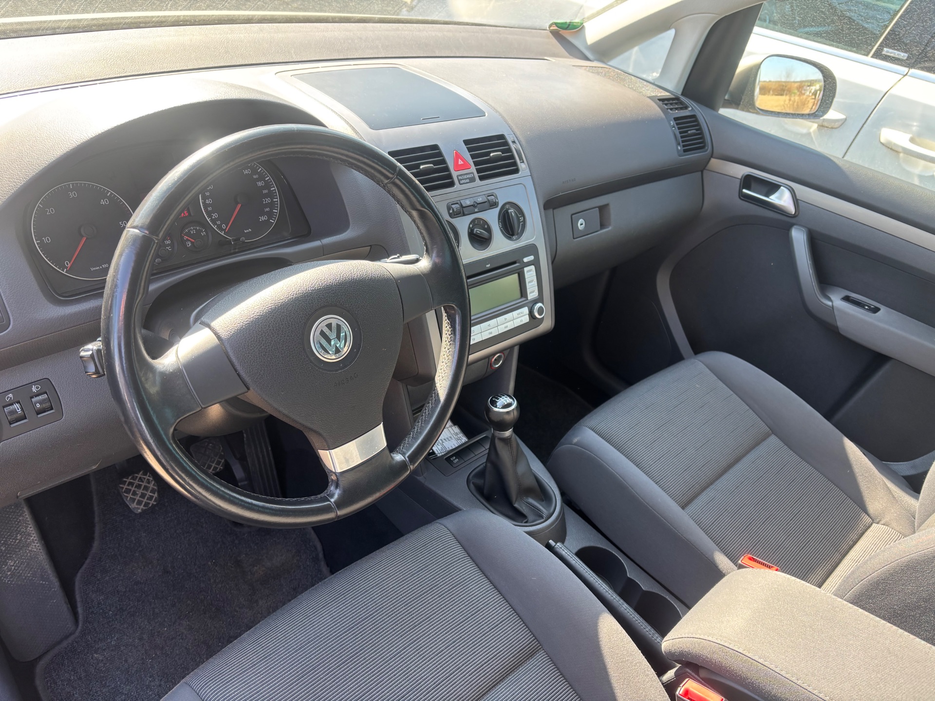 Volkswagen Touran  - pohled 9