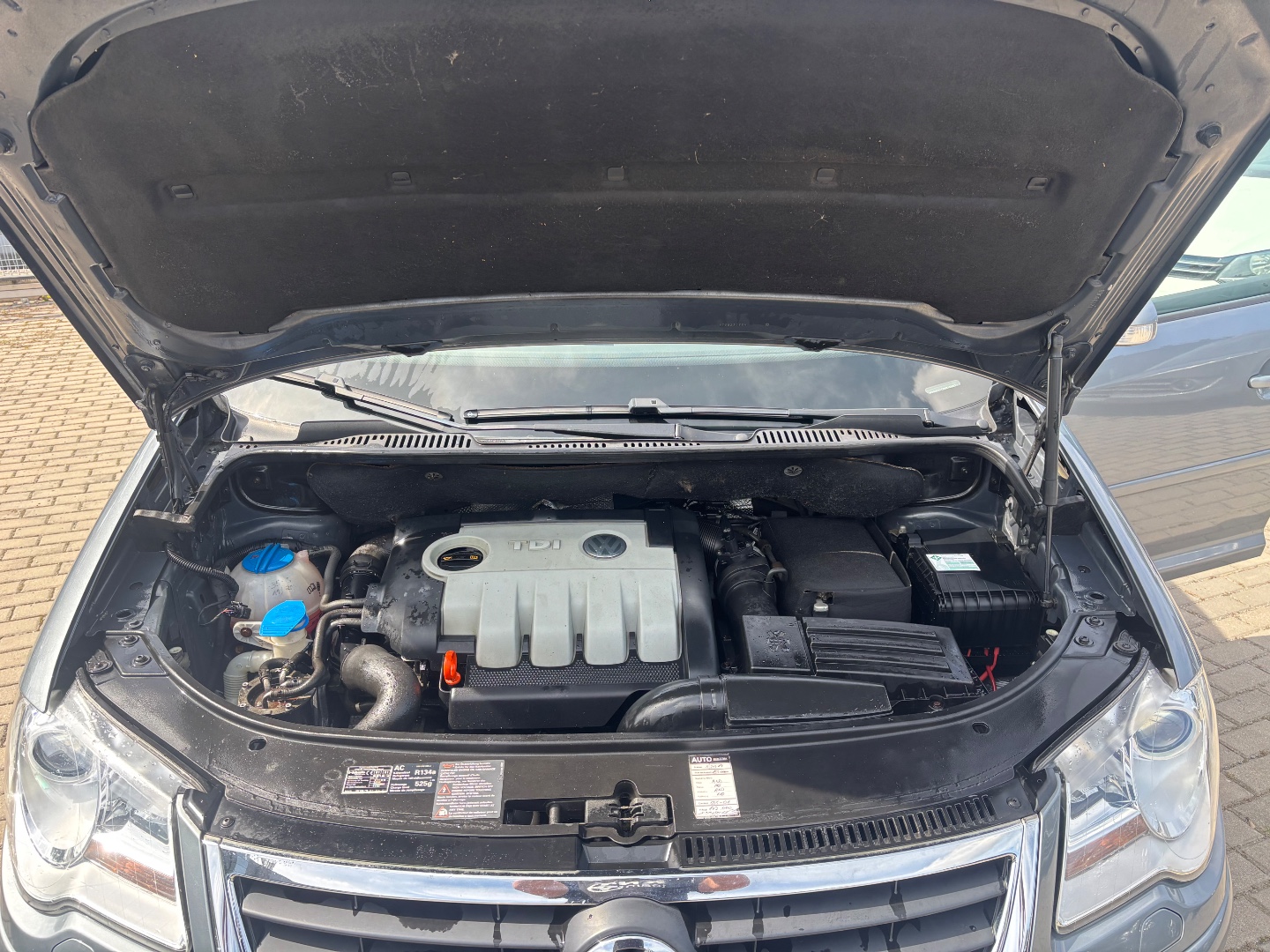 Volkswagen Touran UNITED 7-míst  - pohled 16