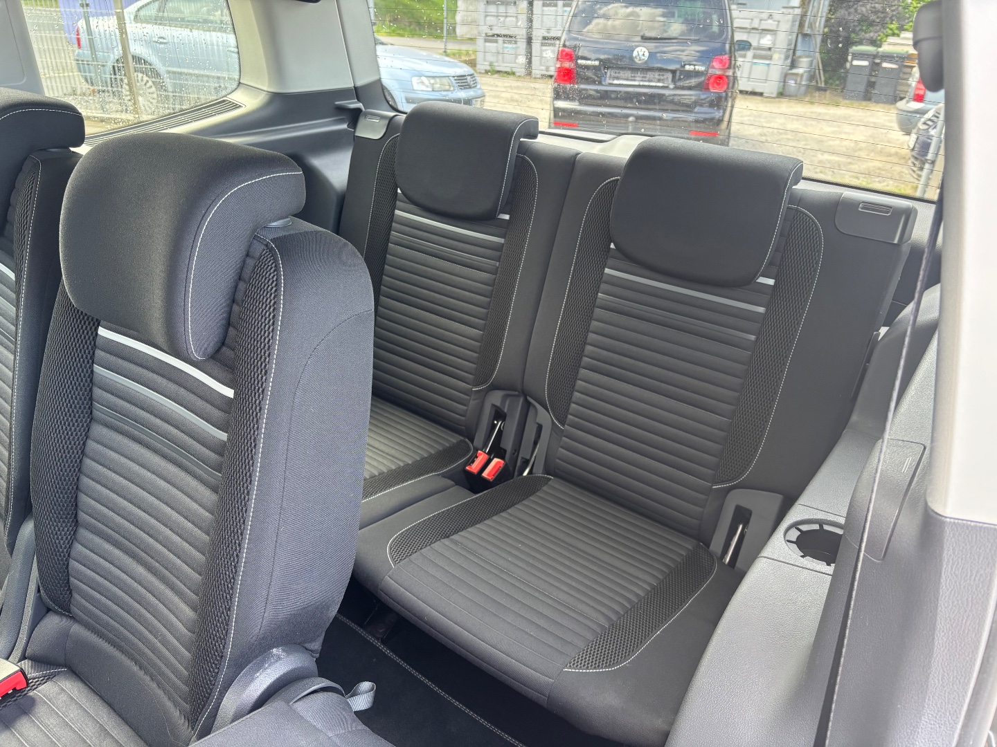 Volkswagen Touran CUP 7-míst - pohled 15