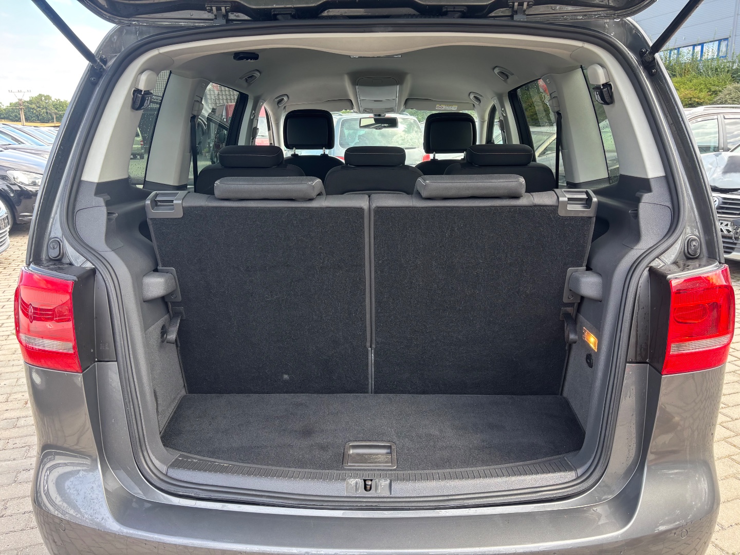 Volkswagen Touran CUP 7-míst - pohled 16