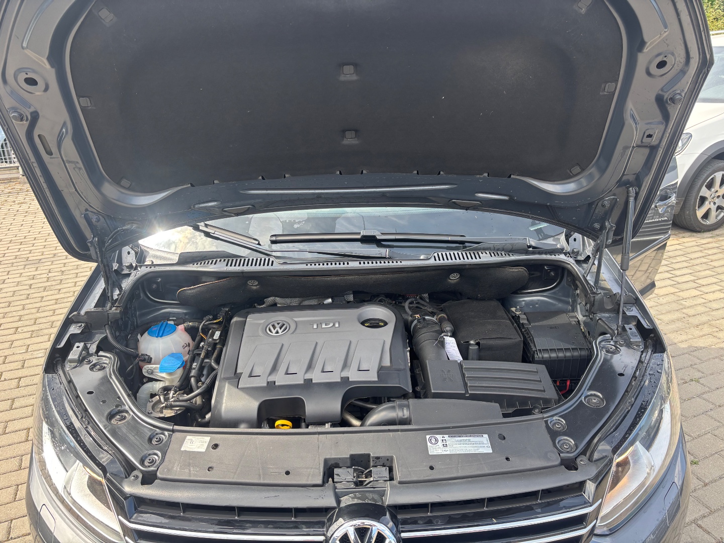 Volkswagen Touran CUP 7-míst - pohled 18