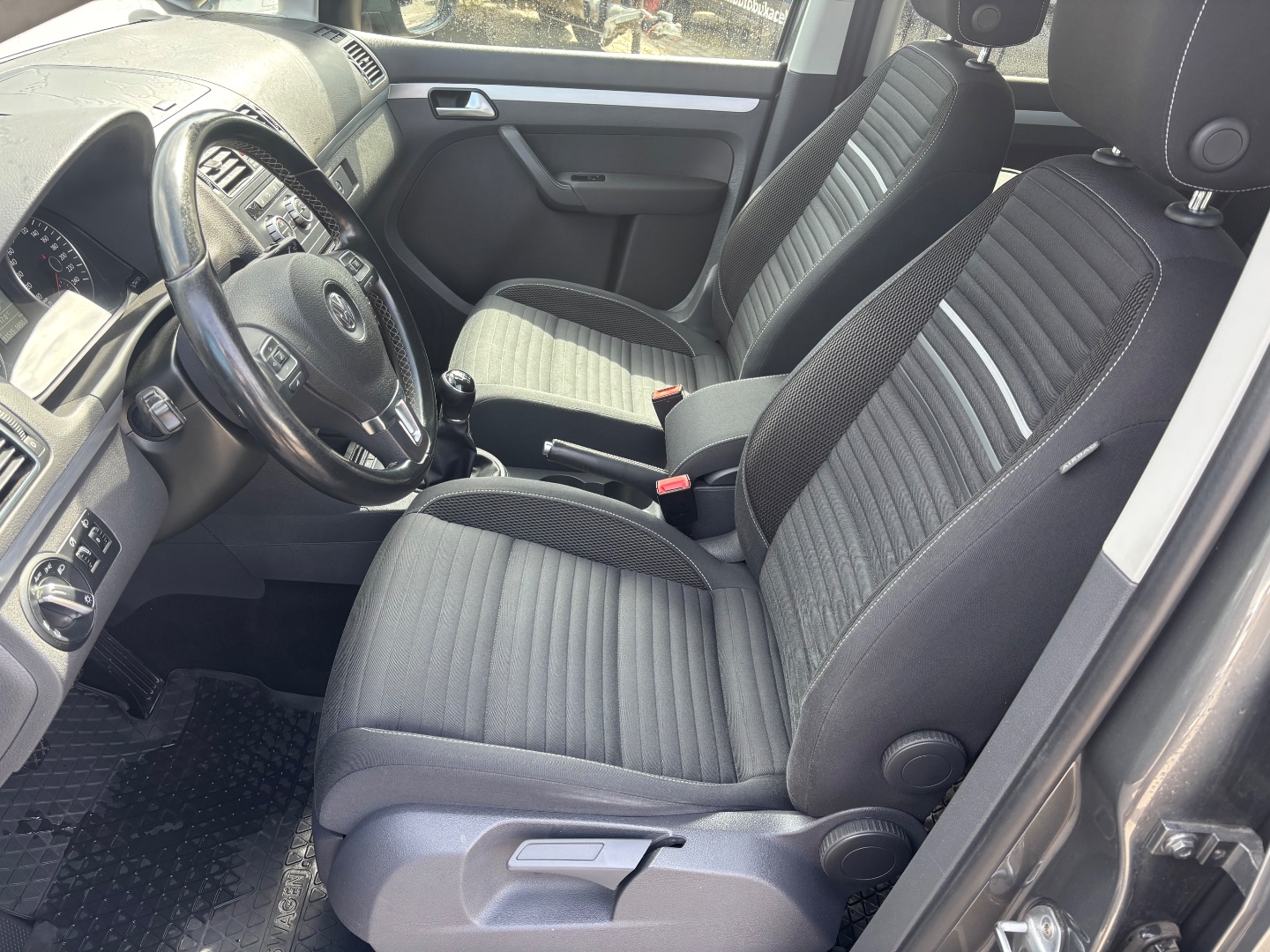 Volkswagen Touran CUP 7-míst - pohled 5