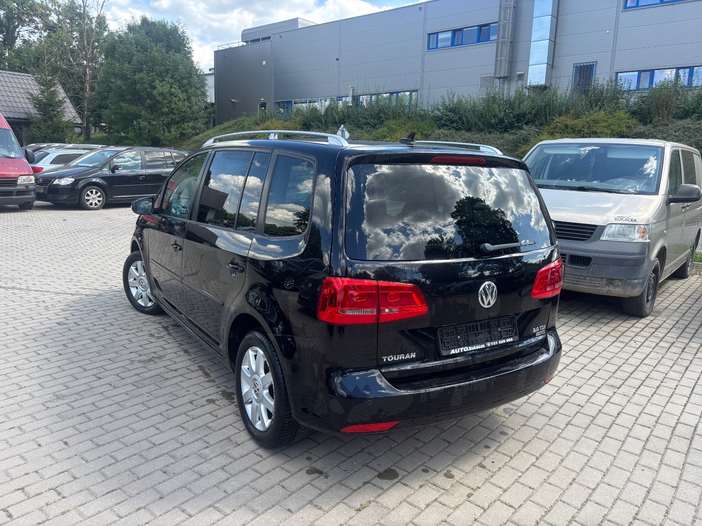 Volkswagen Touran LIFE - pohled 3