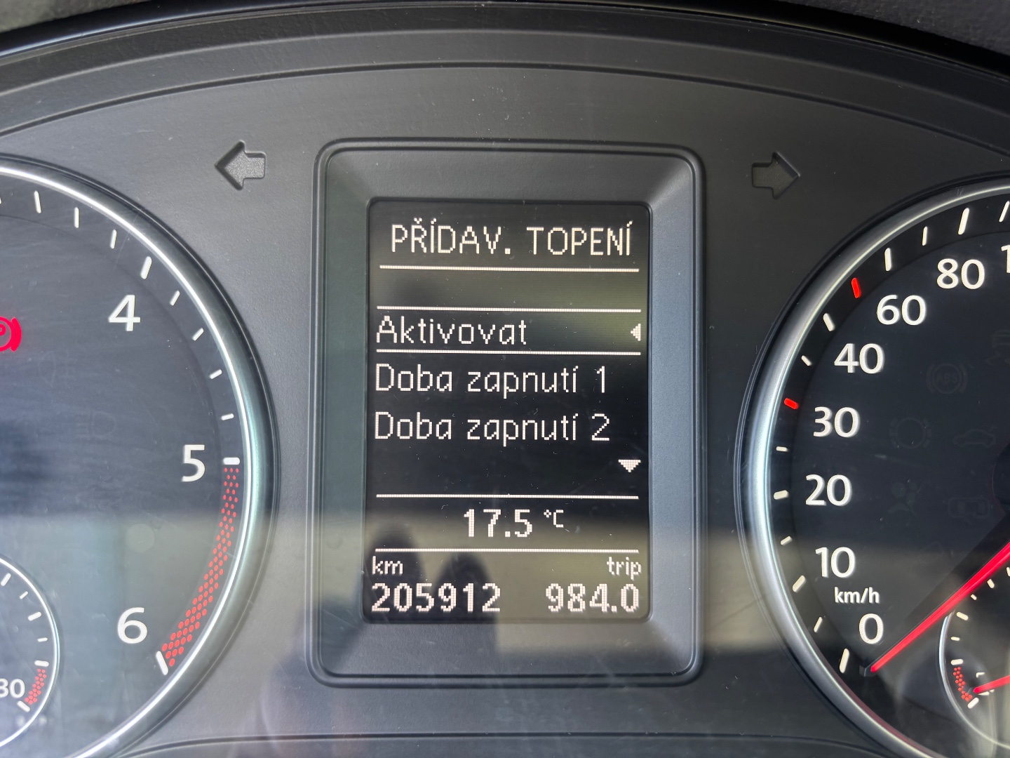 Volkswagen TOURAN LIFE DVD NAVI WEBASTO - pohled 11