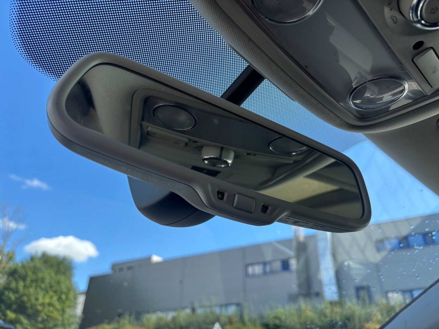 Volkswagen TOURAN LIFE DVD NAVI WEBASTO - pohled 14