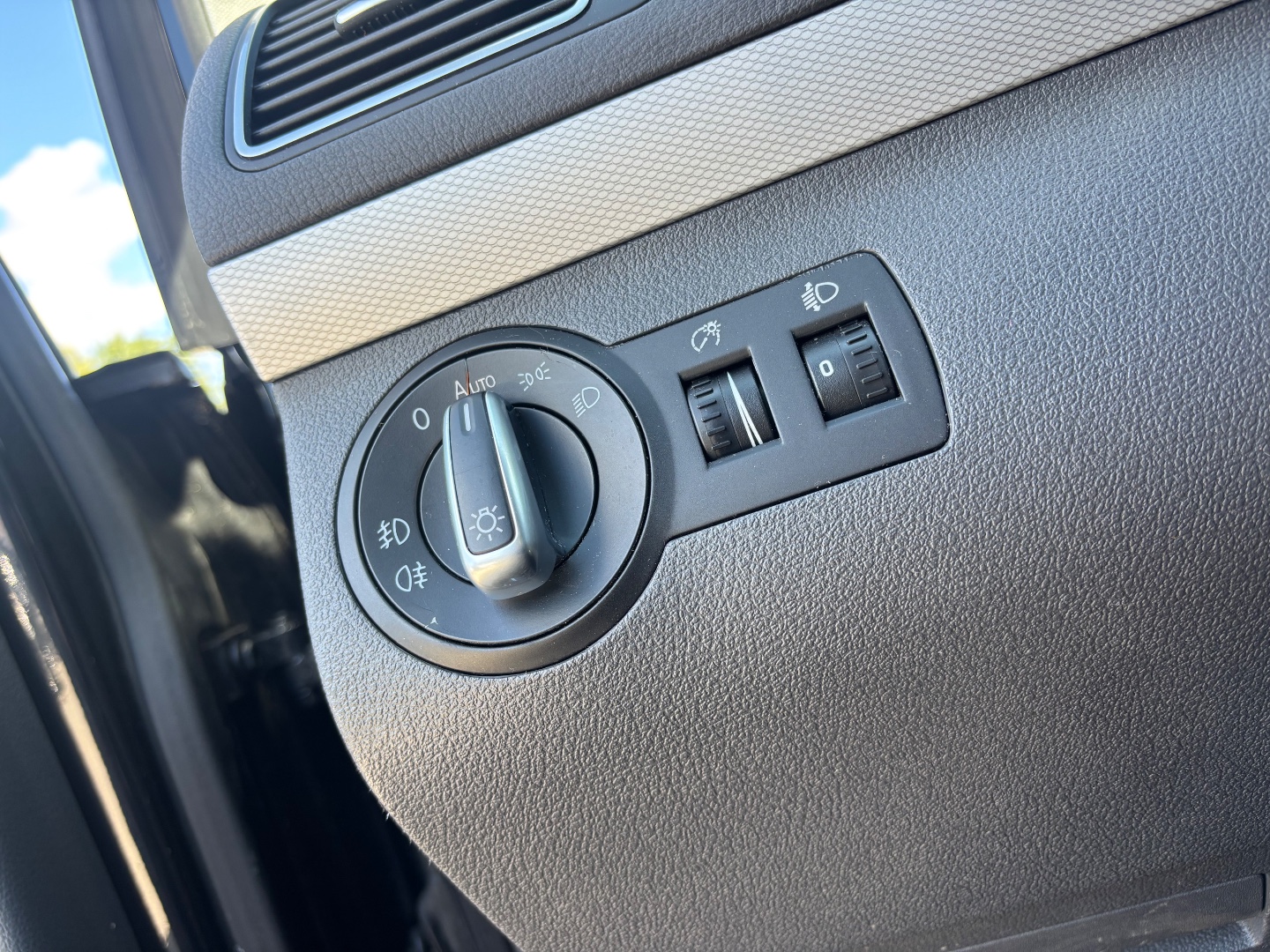 Volkswagen TOURAN LIFE DVD NAVI WEBASTO - pohled 16