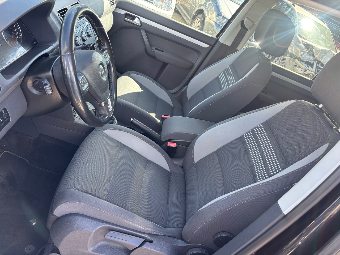 Volkswagen TOURAN LIFE DVD NAVI WEBASTO - pohled 8