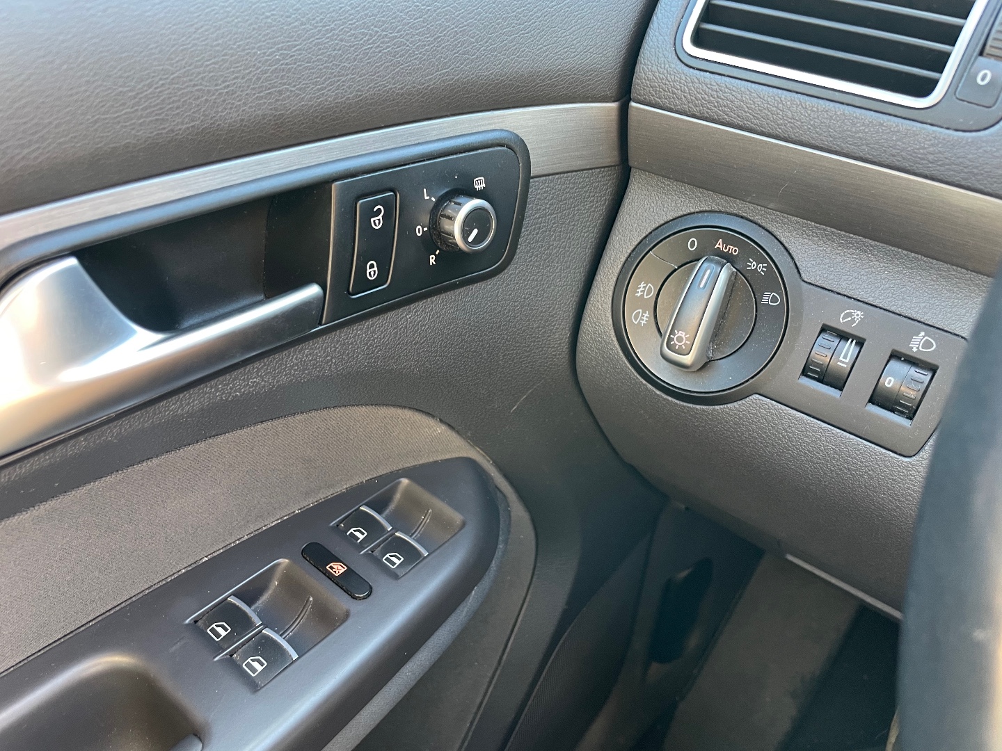 Volkswagen Touran 1,2TSI 77kW 4Friends 5míst  - pohled 12