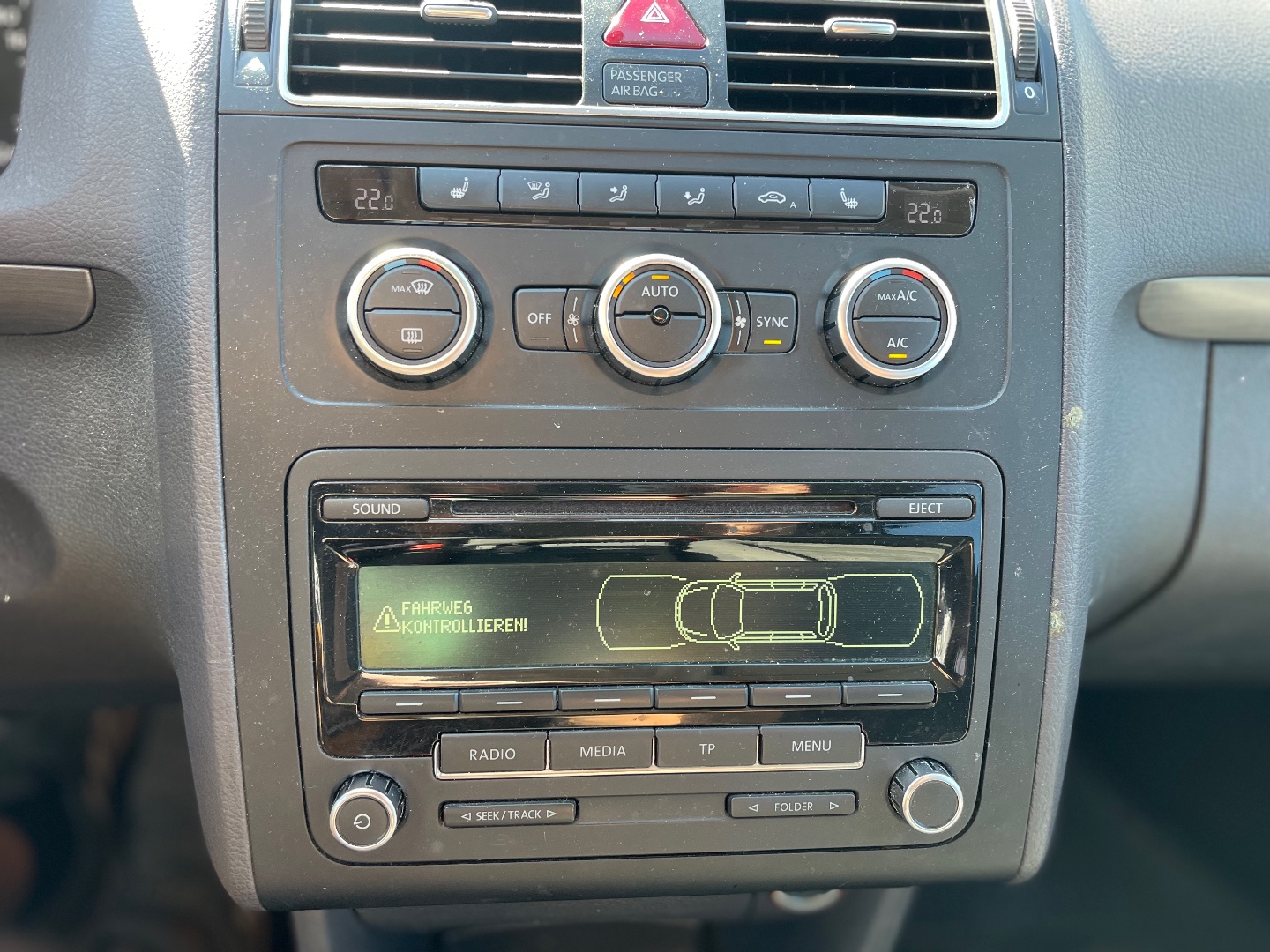 Volkswagen Touran 1,2TSI 77kW 4Friends 5míst  - pohled 7