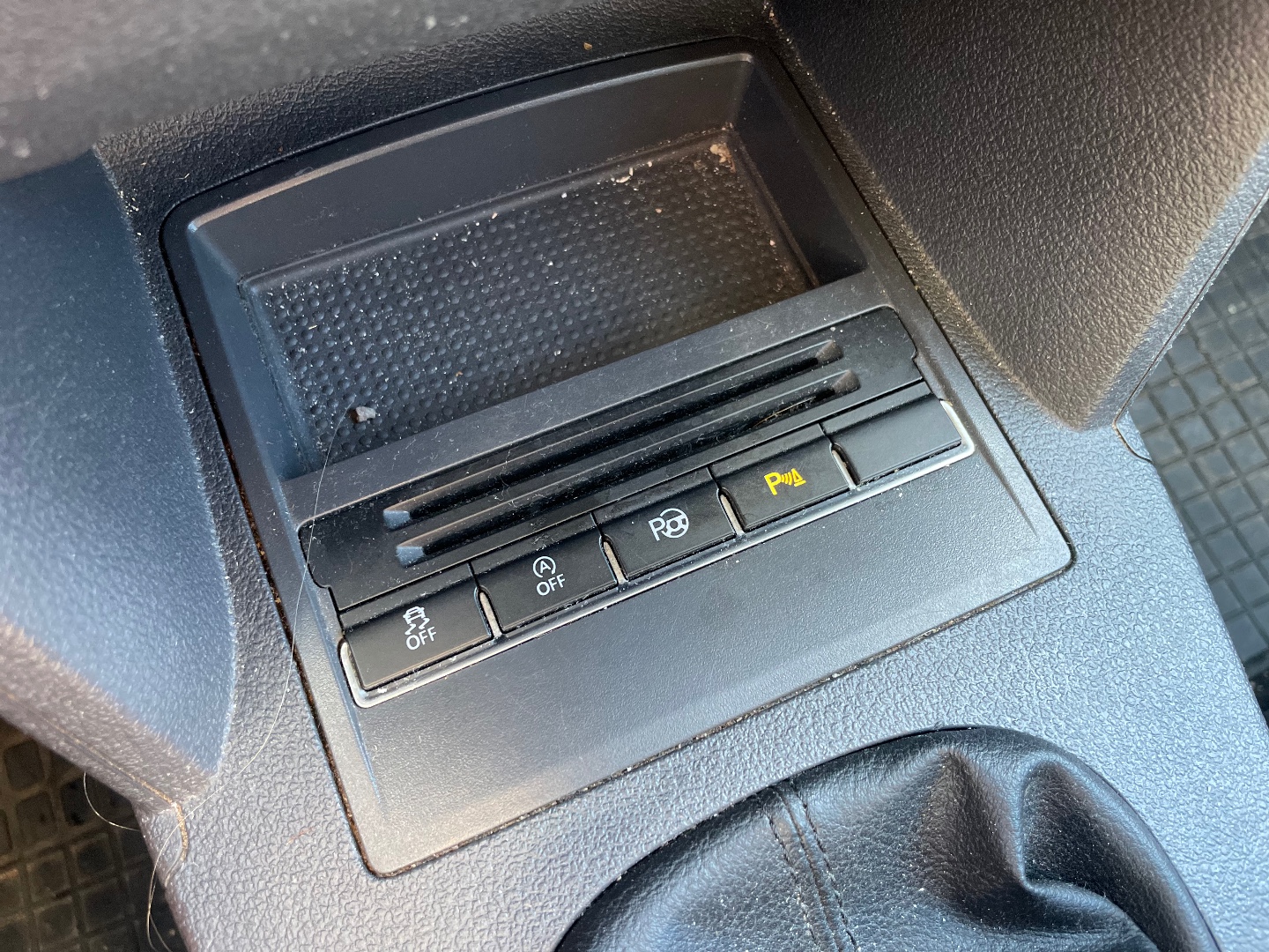 Volkswagen Touran 1,2TSI 77kW 4Friends 5míst  - pohled 8