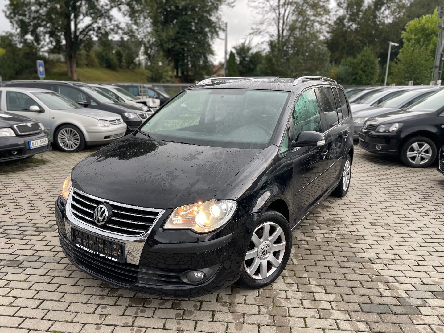 Volkswagen Touran 1,9TDI 77kW Highline 7míst  - hlavní pohled