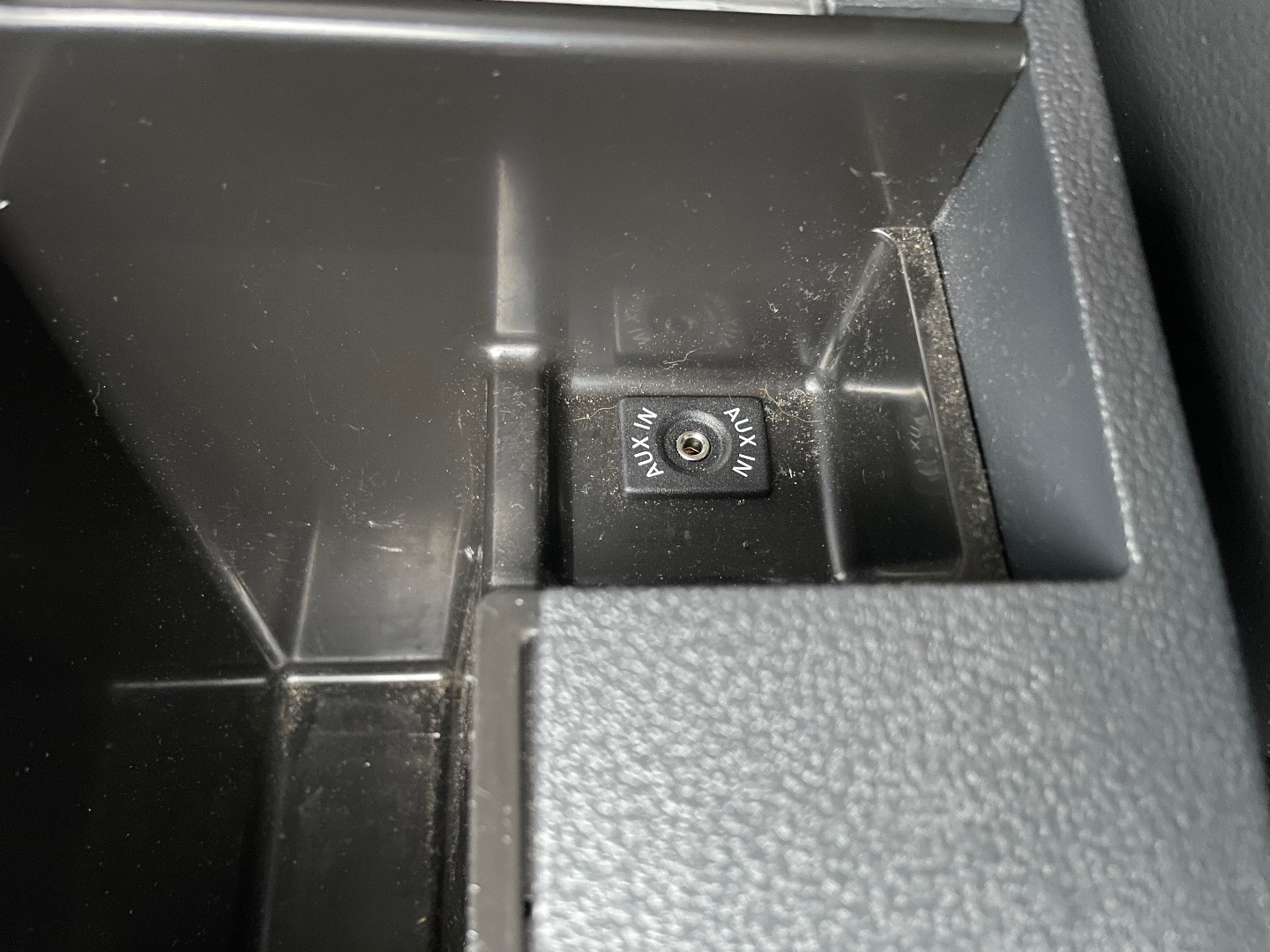 Volkswagen Touran 1,9TDI 77kW Highline 7míst  - pohled 12