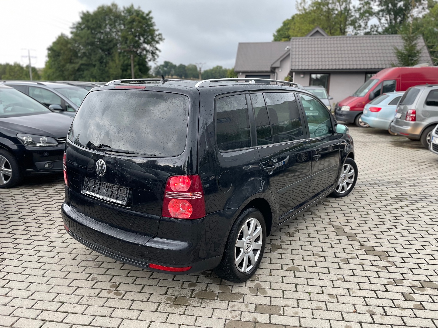 Volkswagen Touran 1,9TDI 77kW Highline 7míst  - pohled 2