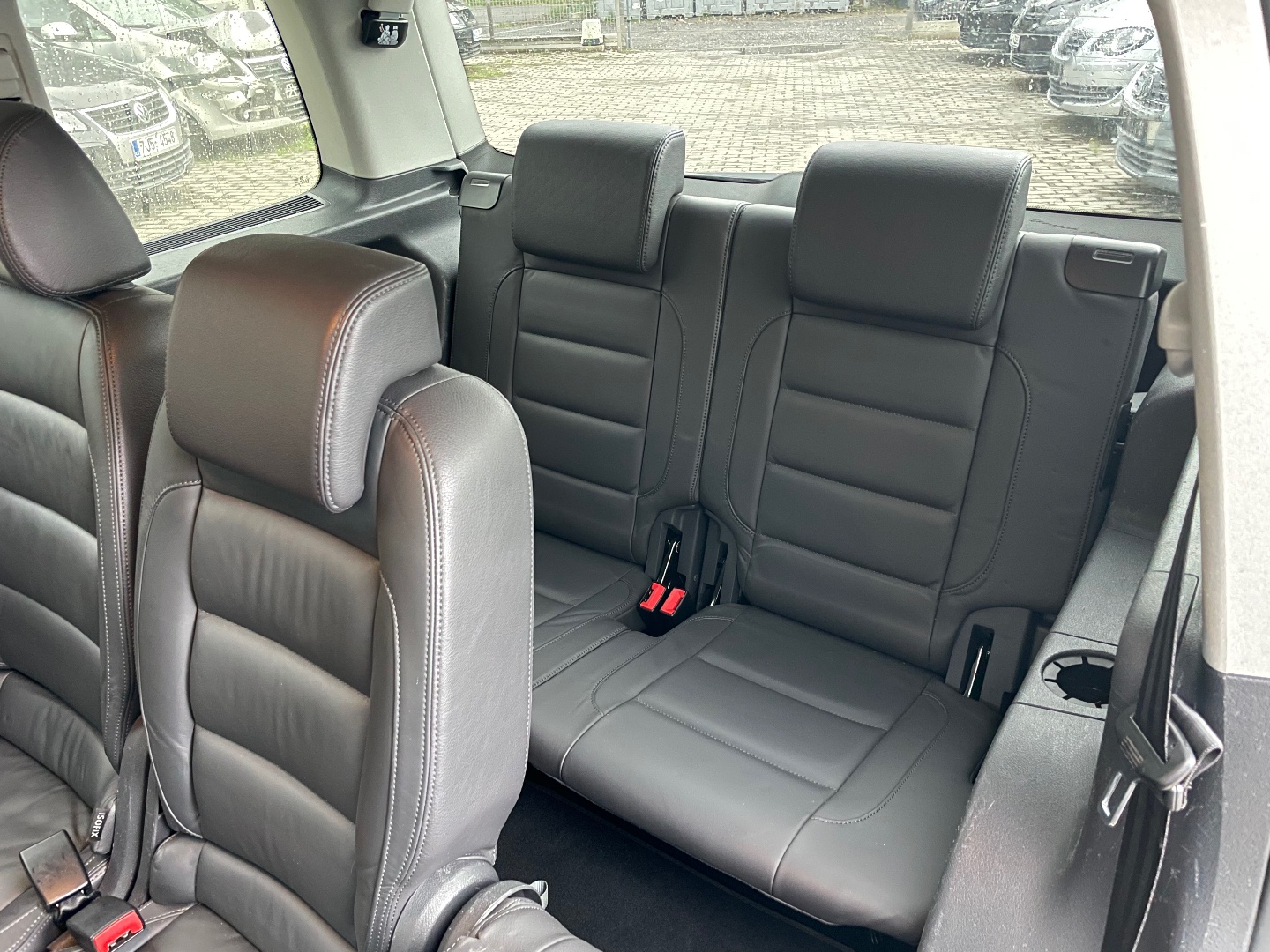 Volkswagen Touran 1,9TDI 77kW Highline 7míst  - pohled 5