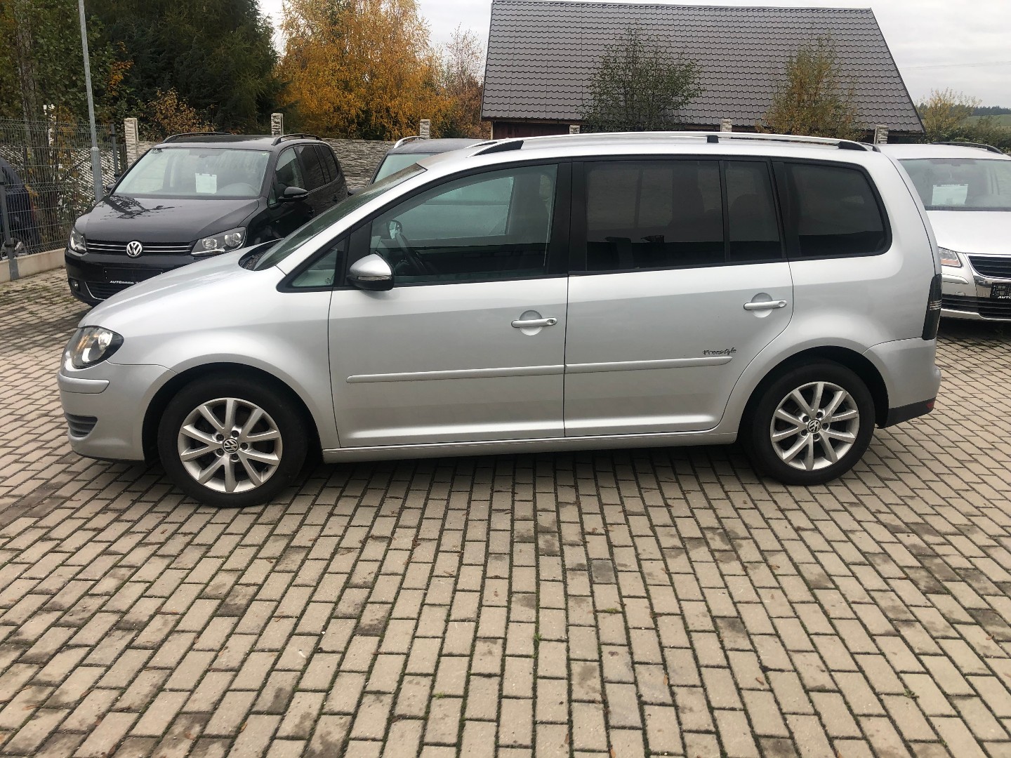 Volkswagen Touran 1,9TDI 77KW - pohled 2